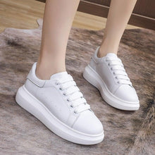 将图片加载到图库查看器，Genuine Leather Women Platform Sneakers Autumn Fashion Sports Little White Shoes Platform Flats Casual Lace Up Woman Comfort Walking Sneakers
