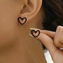 将图片加载到图库查看器，Glossy Hollow Heart Design Stud Earrings
