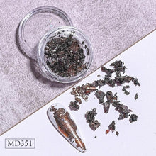 将图片加载到图库查看器，Gold Silver Irregular Aluminum Foil Paper Nail Art Sticker 3D Glitter Manicure UV Gel Polish Nail Decoration Tools Decoration Stickers Decoration New Gold Nail Transfer Foils for Nail Arts Nails Supply Holographic Effect Nail Art Foil Stickers
