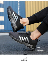 将图片加载到图库查看器，Green Breathable Mens Running Sneakers Outdoor Marathon Lightweight Running Mens Sport Shoes Athletic Footwear Breathable Comfortable Athletic Sport Sneakers
