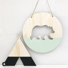 将图片加载到图库查看器，Handmade Hanging Ornaments Positive Slogan Banner Round Polar Bear Animal Statue Figurines Sculpture Wooden Ornaments  Wood Chip Wall Pendant Cardboard For Kids Room Decoration Photo Props

