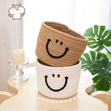 将图片加载到图库查看器，Happy Face Woven Storage Basket
