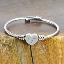 将图片加载到图库查看器，Heart Cable Initial Bracelet Hypoallergenic and Adjustable
