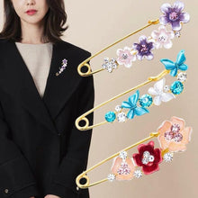 将图片加载到图库查看器，High-end Safety Pins For Women Flower Pin Crystal Rhinestones Safety Pins Woman Jewelry Accessories Hijab Scarf Clip Buckles
