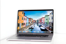 将图片加载到图库查看器，2018 Apple MacBook Pro 15-Inch Core i9 2.9GHz-4.8GHz 32GB RAM 1TB SSD (Silver)

