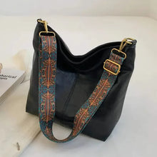 将图片加载到图库查看器，Large Geometric Crossbody Bag
