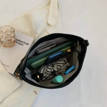 将图片加载到图库查看器，Large Geometric Crossbody Bag
