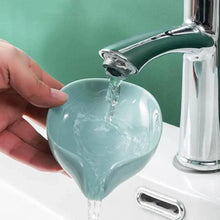将图片加载到图库查看器，Leaf Shape Soap Box Drain Soap Holder Box Bathroom Accessories Toilet Laundry Soap Box Tray Gadgets Soap Holder Leaf-Shape Self Draining Soap Dish Holder Not Punched Easy Clean Bar Soap Holder With Suction Cup Soap Dish Suitable For Bathroom Kitchen
