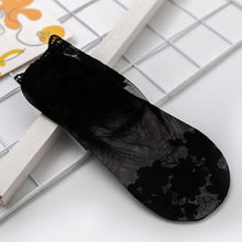Load image into Gallery viewer, Leaves Patterned Lace Invisible Thin Short Lace Boat Socks Hollow Non-slip Shallow Socks For Women
