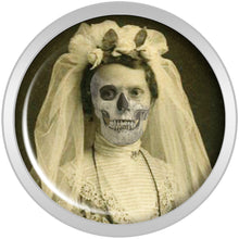 将图片加载到图库查看器，Undead Bride and Groom Halloween Plug Set 1/2
