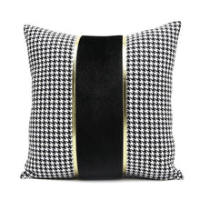 将图片加载到图库查看器，Luxury Black White Houndstooth Gold Leather Stitching Pillow Covers Sofa Decorative Horse Pillow Case Swallow Gird Throw Pillowcases Black Gold PU Leather Polyester Splicing Cushion Covers Well Made Classic Pattern
