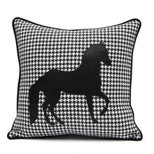 将图片加载到图库查看器，Luxury Black White Houndstooth Gold Leather Stitching Pillow Covers Sofa Decorative Horse Pillow Case Swallow Gird Throw Pillowcases Black Gold PU Leather Polyester Splicing Cushion Covers Well Made Classic Pattern
