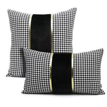 将图片加载到图库查看器，Luxury Black White Houndstooth Gold Leather Stitching Pillow Covers Sofa Decorative Horse Pillow Case Swallow Gird Throw Pillowcases Black Gold PU Leather Polyester Splicing Cushion Covers Well Made Classic Pattern
