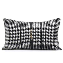 将图片加载到图库查看器，Luxury Black White Houndstooth Gold Leather Stitching Pillow Covers Sofa Decorative Horse Pillow Case Swallow Gird Throw Pillowcases Black Gold PU Leather Polyester Splicing Cushion Covers Well Made Classic Pattern

