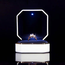 将图片加载到图库查看器，Luxury Ring Box with LED Light
