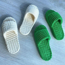 将图片加载到图库查看器，Luxury Thick Sole Women Slippers Green Flat Outwear Slides Summer Autumn Runway Flip Flops Comfy Slippers Cute Fur Slip-on Shoes Memory Foam House Slipper
