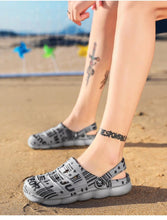 将图片加载到图库查看器，Men Causal Summer Sandals Garden Clogs Soft Memory Hospital Shoes Men Slip On Beach Water Sandals Anti-Skid Water Shoes Summer Garden Camouflage Men Walking Clogs
