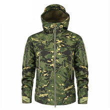Load image into Gallery viewer, Men Green Autumn Camouflage Jacket Men's Lightweight Water-Resistant Jacket Tactical Clothing  Male Camouflage Windbreaker Breathable Outdoor Snow Jacket
