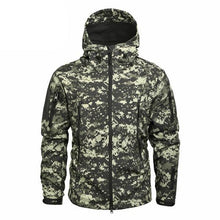 Load image into Gallery viewer, Men Green Autumn Camouflage Jacket Men's Lightweight Water-Resistant Jacket Tactical Clothing  Male Camouflage Windbreaker Breathable Outdoor Snow Jacket
