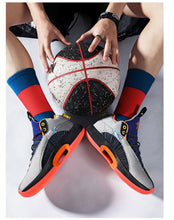 将图片加载到图库查看器，Men's Casual Breathable Comfortable Cushioned Soft Professional Sports Basketball Shoes Outdoor Street Sports Shoes Lightning Professional Anti Slip Sports Shoes For Running Walking
