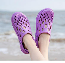 将图片加载到图库查看器，Men's Sandals Summer Hole Shoes Rubber Garden Shoes Black Beach Flat Sandals Beach Slippers Pool Water Sandals With Comfortable Arch Support Summer House Slippers Lightweight Sandals
