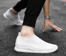 Load image into Gallery viewer, Mens Light Running Shoes Jogging Breathable Sneakers Slip Casual Couple Shoes Outdoor Walking Footwear Non-Slip Running Mesh Workout Casual Sports Shoes
