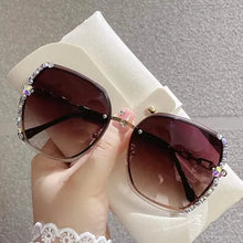 Load image into Gallery viewer, Metal Trimming Oversized Rhinestones Gradient Sun Glasses
