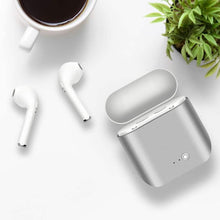 将图片加载到图库查看器，Metallic Wireless Earbuds &amp; Charging Case Set
