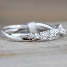 将图片加载到图库查看器，Minimalism 925 Silver Zirconia Twist Ring
