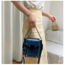 Load image into Gallery viewer, Modern Elegant Stunning Heart-Shaped Women's Bag Cute Studded Shoulder Bag For Women And Girls
