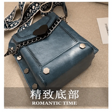 Load image into Gallery viewer, Modern Elegant Stunning Heart-Shaped Women's Bag Cute Studded Shoulder Bag For Women And Girls
