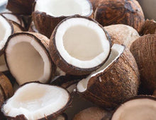 Load image into Gallery viewer, Natural Coconut Shell Decorative Scented Candle Wood Wicked Coconut Scented Candle Natural Coconut Shell  Eco Friendly Ideal for Home and Beach Décor Aromatherapy Candle
