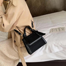 Load image into Gallery viewer, New Classic Women's Shoulder Bag ,Designer High Quality Leather, Messenger Bags And Fashionable Solid Color Buckle Luxury Handbags
