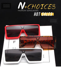 将图片加载到图库查看器，New Design New Stylish New Classic New Black &amp; White Square Shape Sunglasses For Women New Fashionable Branded &amp; Oversized Sun Glasses For Men New Luxury Shades Sunglasses For Men &amp; Women
