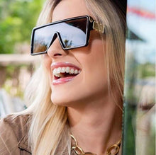 将图片加载到图库查看器，New Design New Stylish New Classic New Black &amp; White Square Shape Sunglasses For Women New Fashionable Branded &amp; Oversized Sun Glasses For Men New Luxury Shades Sunglasses For Men &amp; Women
