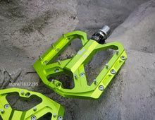 Load image into Gallery viewer, New Mountain Non-Slip Bike Pedals Platform Bicycle Flat Alloy Pedals 9/16 3 Bearings For Road Bikes Mountain Bike Pedals Flat Bicycle Pedals 9/16 Lightweight Road Bike Pedals Carbon Fiber Sealed Bearing Flat Pedals
