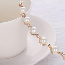 Load image into Gallery viewer, New Women Elegant Full Pearls Simple Hairbands Sweet Headband Hair Hoops Holder Ornament Head Band Lady Fashion Hair Accessories
