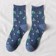 Load image into Gallery viewer, News Fashion Floral Print Women's Socks Harajuku Vintage Streetwear Crew Socks Kawaii Cute Cotton Long Sock Winter Warm Socks For Men And Women
