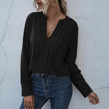 将图片加载到图库查看器，Notched Neck Pleated Decoration Blouse
