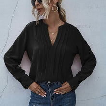 将图片加载到图库查看器，Notched Neck Pleated Decoration Blouse
