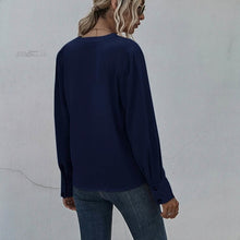 将图片加载到图库查看器，Notched Neck Pleated Decoration Blouse
