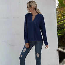 将图片加载到图库查看器，Notched Neck Pleated Decoration Blouse
