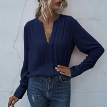 将图片加载到图库查看器，Notched Neck Pleated Decoration Blouse
