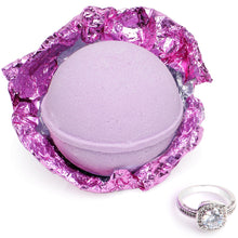 将图片加载到图库查看器，Enliven Me Lavender Bath Bomb with Jewelry Ring Inside
