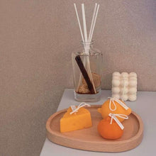 Load image into Gallery viewer, Orange Shaped Scented Candle Fruit Soy Wax Candle Smokeless Oil Aromatherapy Candle Cool Candles Shaped Candles Novelty Candle for Wedding Holiday Birthday Party Decor Aesthetic Candles for Women with Flower Fragrance

