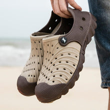 将图片加载到图库查看器，Outdoor Men Sandals Summer Hole Shoes Rubber Clogs Men Garden Shoes Black Beach Sandals Slippers Breathable Lightweight Sandals Unisex Beach Quick Drying Sandals Couple Outdoor Slippers
