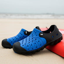 将图片加载到图库查看器，Outdoor Men Sandals Summer Hole Shoes Rubber Clogs Men Garden Shoes Black Beach Sandals Slippers Breathable Lightweight Sandals Unisex Beach Quick Drying Sandals Couple Outdoor Slippers
