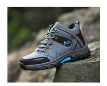 Load image into Gallery viewer, Outdoor Non-slip Snow Mens Boots Walking Climbing Hiking Shoes Mountain Sport Boots Hunting Men Winter Ankle Snow Hiking Boots Warm Water Resistant Non Slip Soft Shoes
