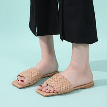 Load image into Gallery viewer, Party Luxury Ladies Slippers Charm Design Open-Toe Beach Flat Sandals Casual Flip Flops Women Shoes Flat Sandals Slip On Slide Sandals Leather Strap Flat Sandals
