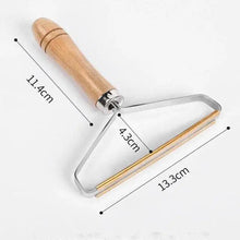 Load image into Gallery viewer, Portable Reusable Hair Remover Clothes Fuzz Double Sided Manual Lint Remover Travel Brush For Removing Hair Dust In Clothes And Furniture
